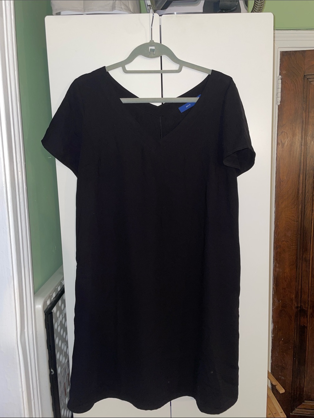 Women's Black V-Neck Short Sleeve Dress Top with Pockets!